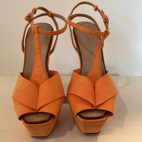Zara Collection 1920’s Inspired Orange Heels - Picture 2 of 7